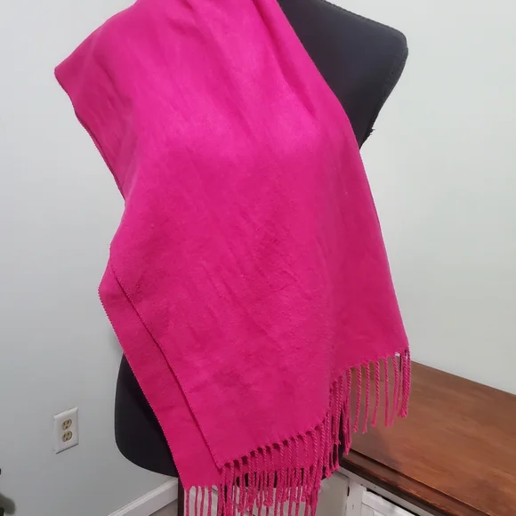 100% Cashmere Hot Pink Fringe Scarf Wrap Shawl Soft Luxury - Picture 4 of 4
